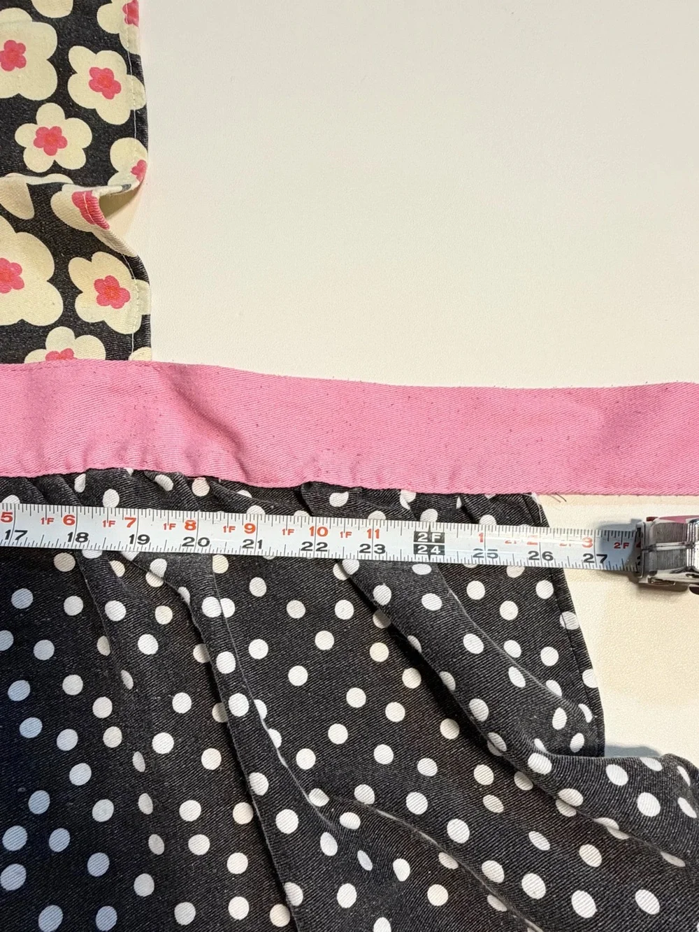 Kitchen apron full‎ length back tie pink polka dot flower baking utility retro